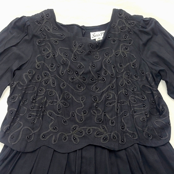 Vintage Gothic Black Scalloped Maxi Dress Mobwife Estate Beaded Ribbon Bodice - Picture 12 of 14